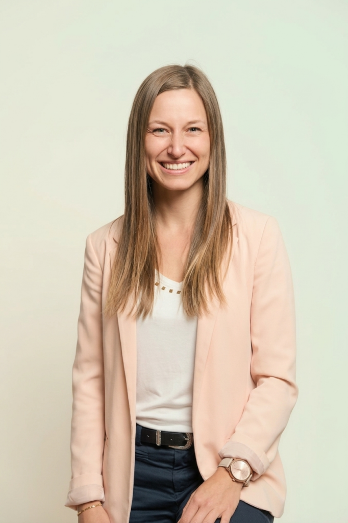 Mirjam mbrace Expertin für PMS, Frauengesundheit, Zyklusprobleme, Energietiefs Zyklusmentorin Mirjam für leistungsorientierte Frauen mit PMS, PMDS, PM(D)S, Stimmungsschwankungen und Zyklusproblemen