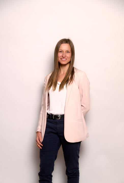 Mirjam Kirchengast Zykluscoach in Österreich für leistungsorientierte Frauen mit Stress PMS PMDS